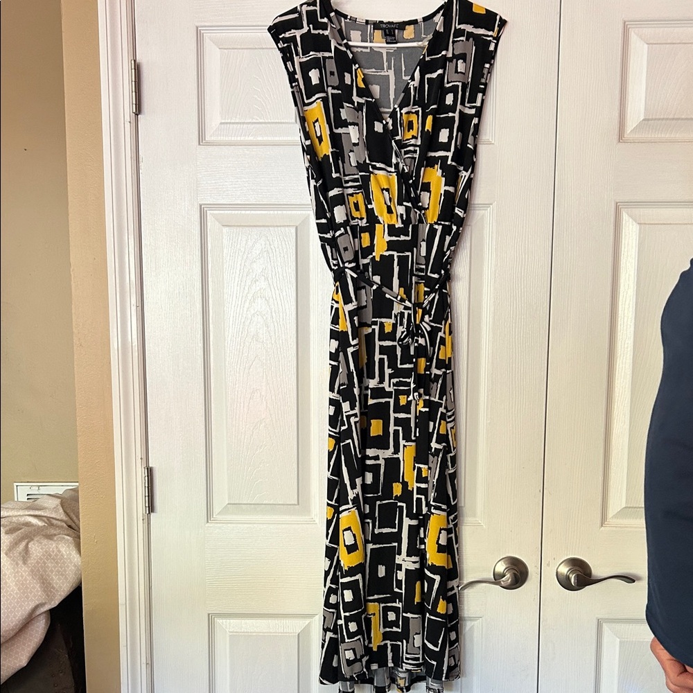 Women's Geometric Print Wrap Dress - Black & Yellow